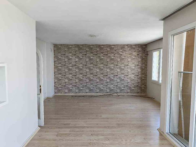KUŞADASI’NDA 3+1, 130 M² BRÜT, 3 CEPHELİ, BALKONLU KİRALIK DAİRE