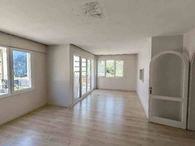 KUŞADASI’NDA 3+1, 130 M² BRÜT, 3 CEPHELİ, BALKONLU KİRALIK DAİRE