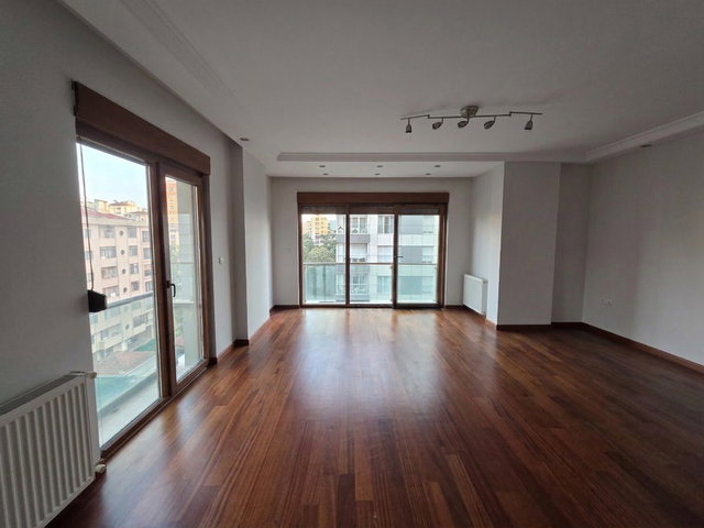 ÖMERPAŞA BAHARİYELİ SOKAKTA KİRALIK 3+1 DAİRE