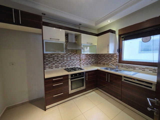 ÖMERPAŞA BAHARİYELİ SOKAKTA KİRALIK 3+1 DAİRE