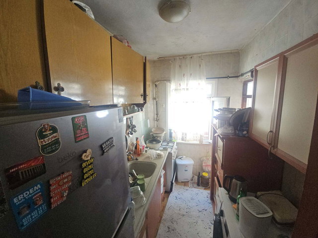 REMAX PRO2 EMRE’DEN MERKEZİ KONUMDA YATIRIMLIK ARA KAT DAİRE