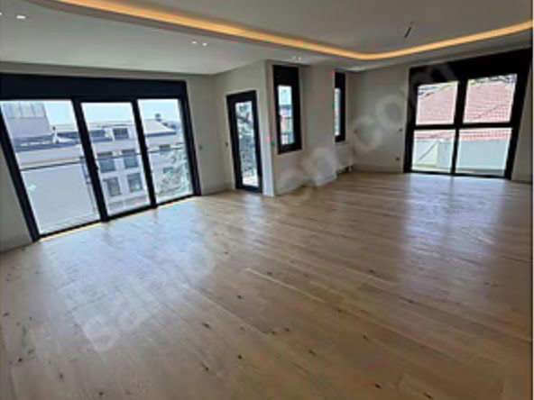 CADDEBOSTAN SAHİL PARSELİN'DE 4+2 ÇİFT GİRİŞLİ DUBLEKS DAİRE