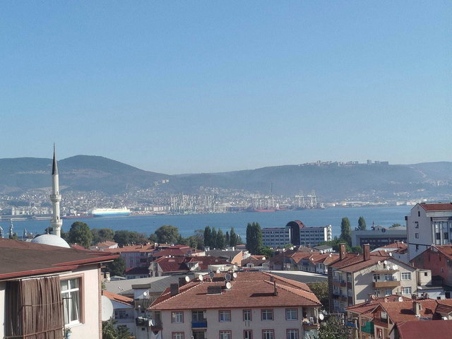 GÖLCÜK'DE İÇİ ÖZEL AHŞAP YAPILI SATILIK 5+1 ÇATI DUBLEKS DAİRE