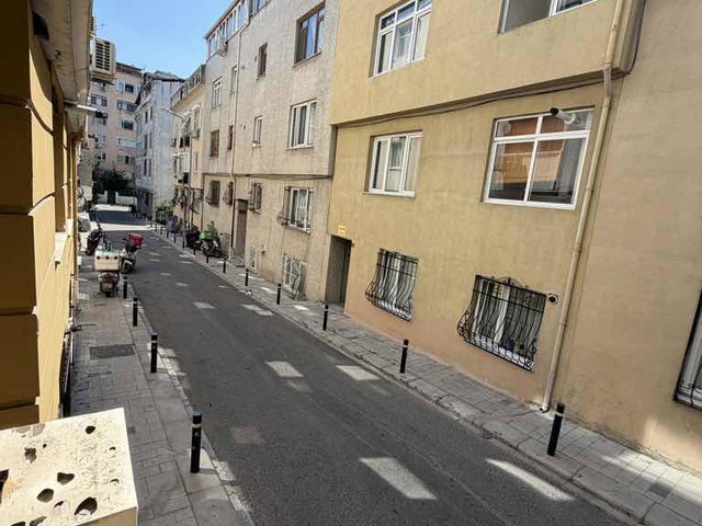 MÜZE HASTANE ARKASINDA YENI BINADA 2 + 1 SATILIK DAIRE
