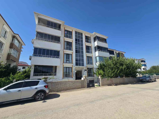 REMAX DOĞU'DAN ATAŞEHİR MAH. FIRSAT SATILIK 3+1 DAİRE