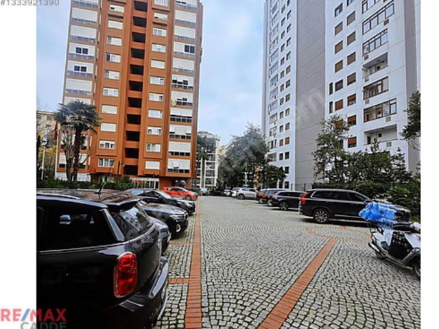 NURAL KÖŞKÜ KONUTLARINDA HAVUZLU SİTEDE 4+1 170 M2 NET