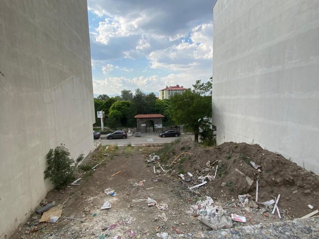 REMAX ARTIS'TEN ŞEHIR MERKEZI'NDE SATILIK 1+1 DAIRE