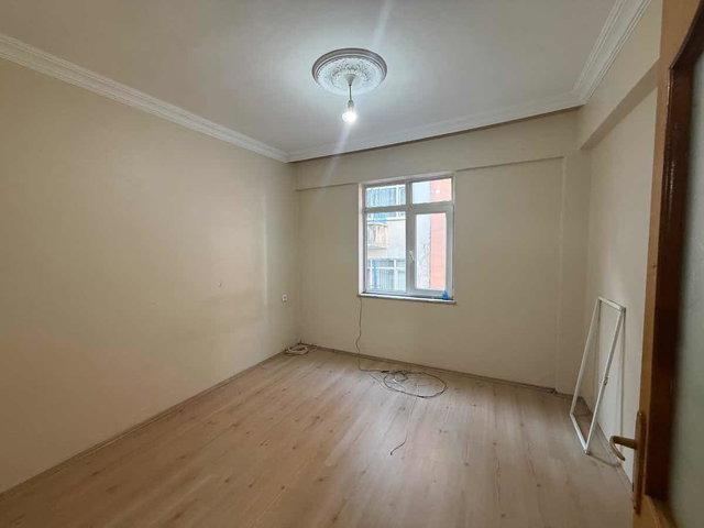 DILEK ERCAN REMAX ÇAKRA GÖLCÜK KAVAKLI'DA KIRALIK 2+1 DAIRE