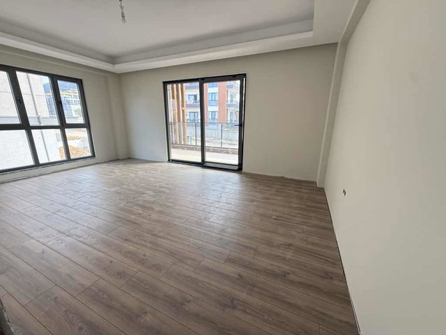 SANCAKTEPE’DE BAHÇE KATI 2+1 | 2 BANYO | BALKON | MERKEZİ ISITMA (PAY ÖLÇER)