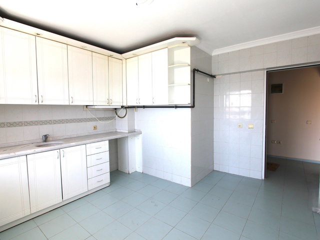 BAYRAKLI YEŞİL SİTEM PANORAMİK DENİZ MANZARALI KIRALIK 3+1 DAİRE