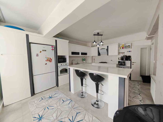 REMAX DOĞU'DAN RÜSTEM PAŞA'DA SATILIK ARA KAT 3+1 LÜKS DAİRE