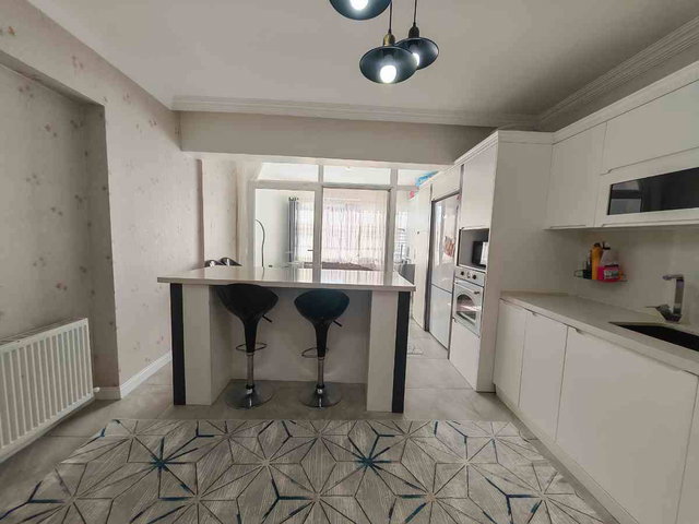 REMAX DOĞU'DAN RÜSTEM PAŞA'DA SATILIK ARA KAT 3+1 LÜKS DAİRE