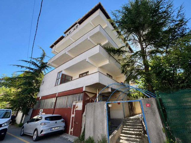 ÜSKÜDAR BURHANİYE’DE MANZARALI, 2+1 ÇATI KATI DAİRE