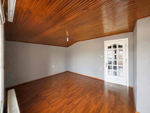 ÜSKÜDAR BURHANİYE’DE MANZARALI, 2+1 ÇATI KATI DAİRE