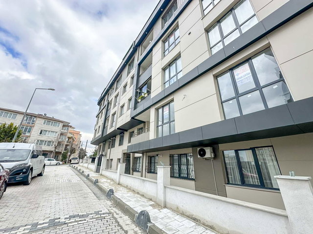 KÜÇÜKÇEKMECE CUMHURİYET KAPALI OTOPARKLI 4+1 SATILIK DUBLEKS