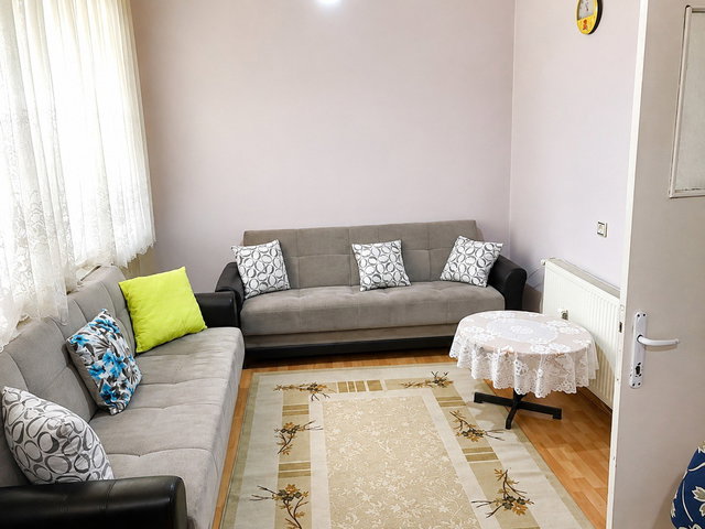 KEÇİÖREN TEPEBAŞI’NDA MERKEZİ KONUMDA EŞYALI 2+1 KİRALIK DAİRE