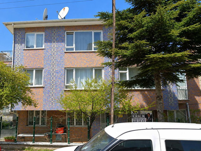 KEÇİÖREN TEPEBAŞI’NDA MERKEZİ KONUMDA EŞYALI 2+1 KİRALIK DAİRE