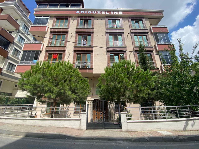BEYLİKDÜZÜ KAVAKLI MERKEZ GENİŞ KULLANIŞLI 2+1 SATILIK DAİRE