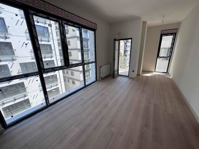 BEŞİKTAŞ IHLAMUR CADDESİN'DE SIFIR 2+1