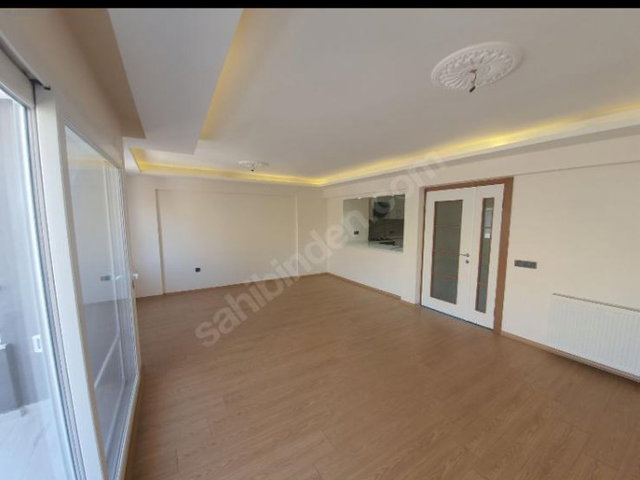 KARŞIYAKA ÇARŞI MERKEZDE TÜMDEN TADİLATLI 3+1 SATILIK DAİRE