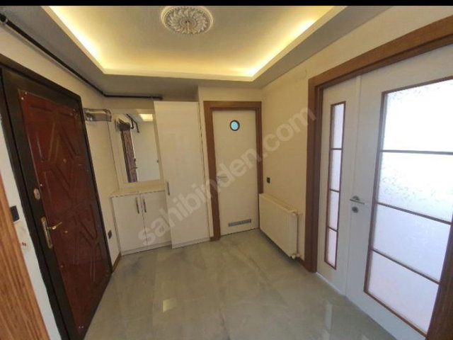KARŞIYAKA ÇARŞI MERKEZDE TÜMDEN TADİLATLI 3+1 SATILIK DAİRE
