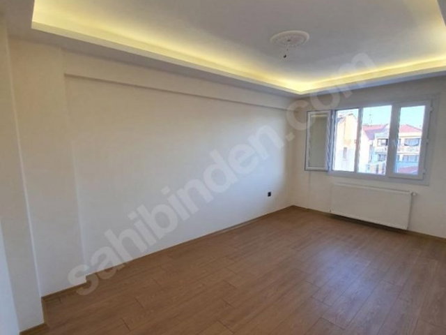 KARŞIYAKA ÇARŞI MERKEZDE TÜMDEN TADİLATLI 3+1 SATILIK DAİRE