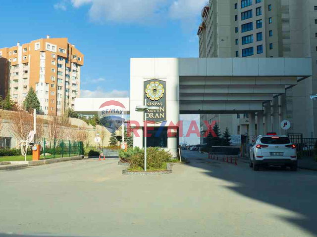 SİNPAŞ ALTINORAN VADİ KONAKLARI'NDA SATILIK "BOŞ" 4,5+1 DAİRE