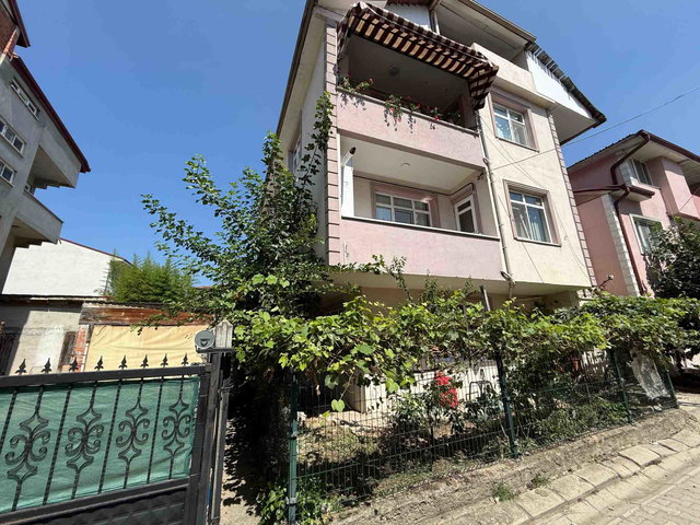 REMAX DESIGN TEPEKUMDA KİRALIK 2+1 DAİRE