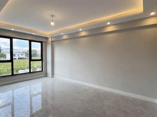 ARIFIYE ARİFBEY MAH. SİTEİÇİ ARAKAT 2+1 CAMBLAKONLU DAİRE