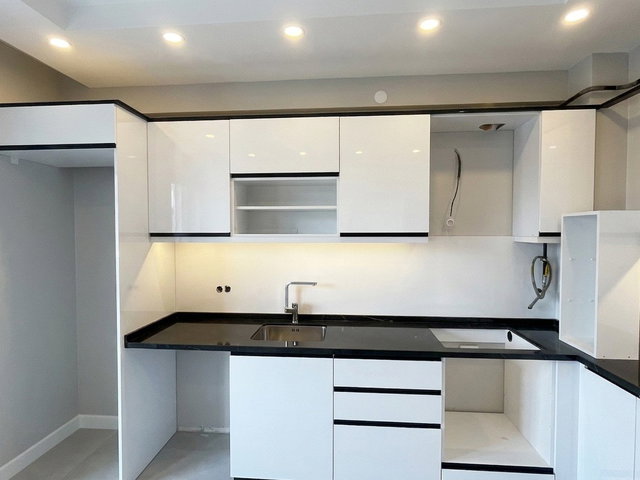 ARIFIYE ARİFBEY MAH. SİTEİÇİ ARAKAT 2+1 CAMBLAKONLU DAİRE