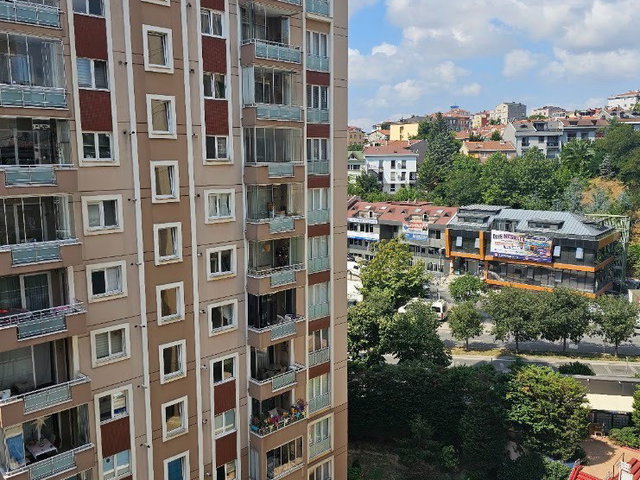 ÜMRANİYE ARMAĞANEVLER SANDRA EVLERİ’NDE HAVUZLU SİTE İÇERİSİNDE SATILIK 3+1 DAİRE
