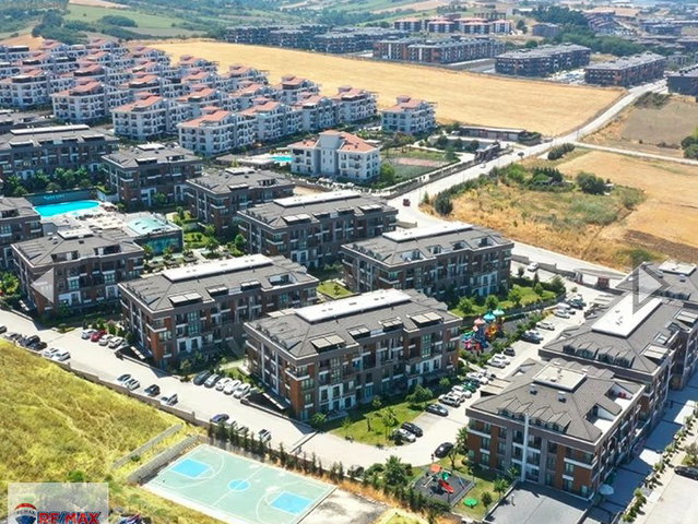 REMAX YALOVA AKYOL LOFT SİTESİNDE 5+1 KİRALIK DAİRE