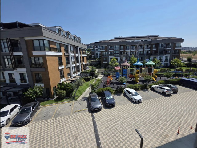 REMAX YALOVA AKYOL LOFT SİTESİNDE 5+1 KİRALIK DAİRE