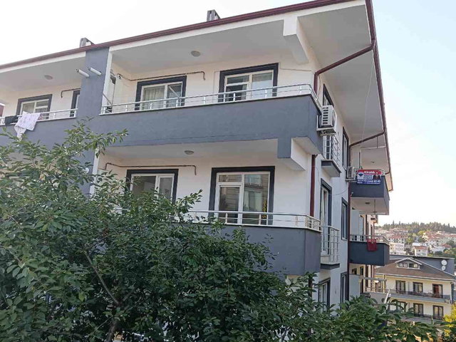 REMAX VİRA'DAN SERDIVAN APARTLAR BÖLGESINDE KIRALIK EŞYALI APART  KIZ-ERKEK ÖĞRENCIYE UYGUN