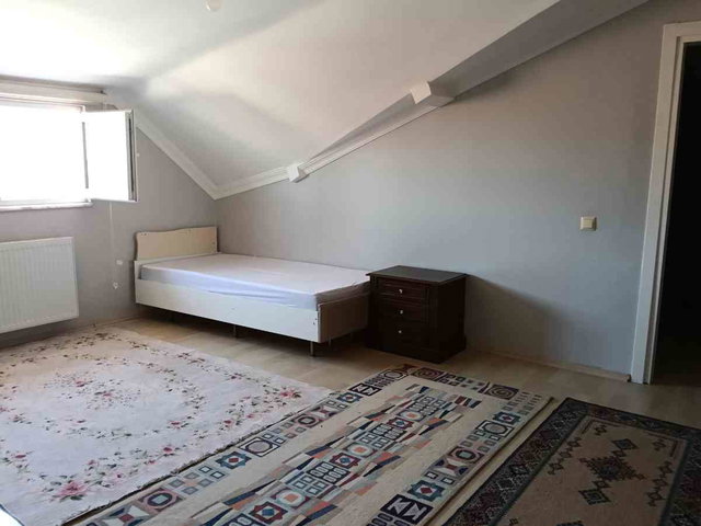 REMAX VİRA'DAN SERDIVAN APARTLAR BÖLGESINDE KIRALIK EŞYALI APART  KIZ-ERKEK ÖĞRENCIYE UYGUN