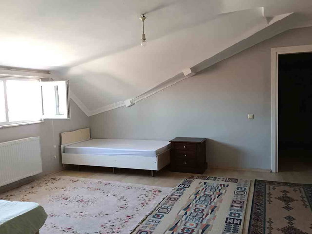 REMAX VİRA'DAN SERDIVAN APARTLAR BÖLGESINDE KIRALIK EŞYALI APART  KIZ-ERKEK ÖĞRENCIYE UYGUN