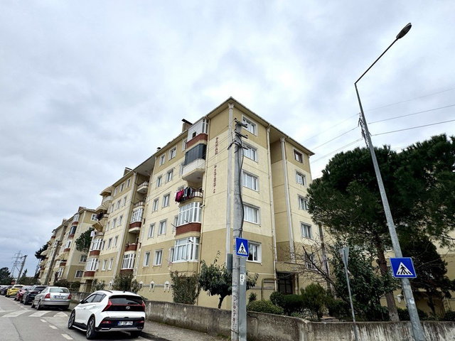 YENIKENT'DE MERKEZI KONUMDA ASANSÖRLÜ YENILENMIŞ SATILIK 3+1