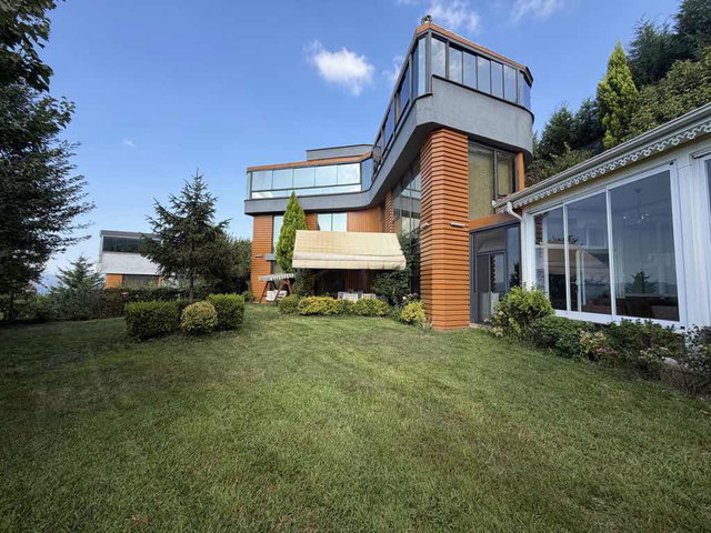 SAPANCA’DA 8+1 EŞYALI LÜKS VİLLA | 550 M² BRÜT, YERDEN ISITMA HAVUZLU
