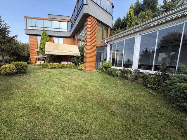 SAPANCA’DA 8+1 EŞYALI LÜKS VİLLA | 550 M² BRÜT, YERDEN ISITMA HAVUZLU