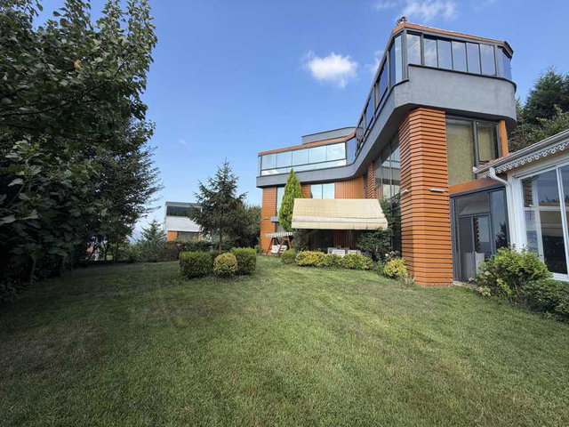 SAPANCA’DA 8+1 EŞYALI LÜKS VİLLA | 550 M² BRÜT, YERDEN ISITMA HAVUZLU