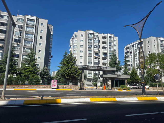 İZMİT ERENLER CEDİT KONUTLARI SATILIK 2+1 ARA KAT DAİRE