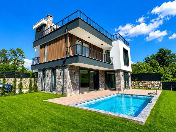 SAPANCA'DA GÖL VE DOĞA MANZARALI, %80 KREDIYE UYGUN LÜKS VILLA