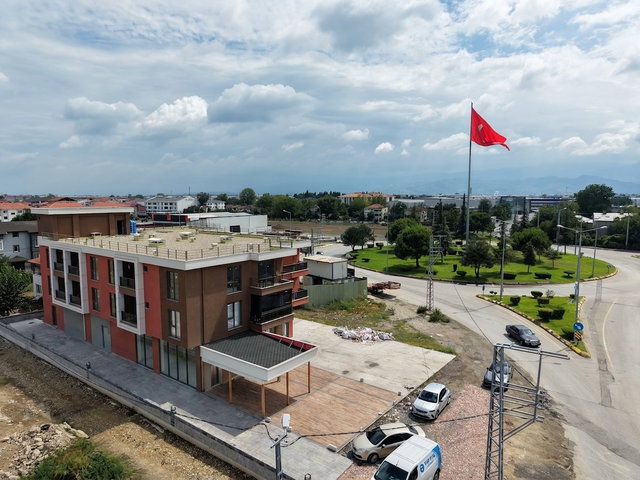 ARİFİYE HANLI BAYRAKLI KAVŞAKTA SATILIK SIFIR 1+1 DAİRE - BAHADIR EKER'DEN