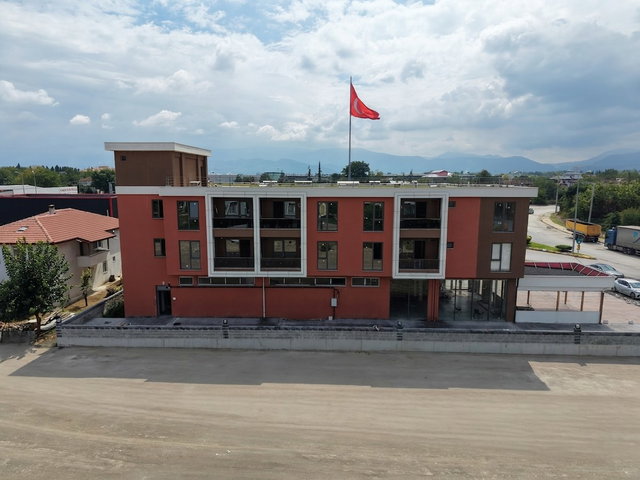 ARİFİYE HANLI BAYRAKLI KAVŞAKTA SATILIK SIFIR 1+1 DAİRE - BAHADIR EKER'DEN