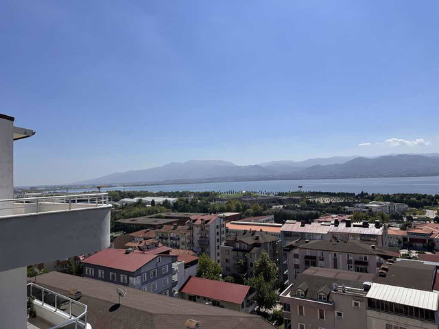 İZMIT SERDAR MAHALLESI’NDE DENIZ MANZARALI SATILIK 2 + 1 DAIRE
