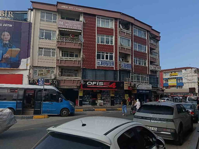 REMAX VİRA'DAN ADAPAZARI’NDA 4+1, 140 M² NET, EŞYALI, EN ÜST KAT & 3 CEPHELİ SATILIK DAİRE