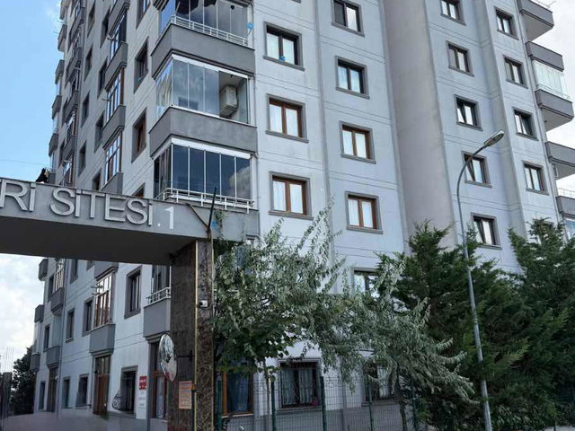ÜMRANIYE IHLAMUR EVLERİ"NDE SATILIK 3+1 DAİRE