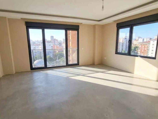 KOZYATAĞI METRO DURAĞINA 500M. BAYAR CADDESİNE 2. BİNA