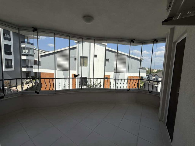 DİLEK ERCAN REMAX ÇAKRA TOPÇULAR HAVUZLU SİTEDE 4+1 KİRALIK