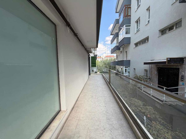 DİKMEN SİNAN CADDESİ ÜZERİNDE MERKEZİ KONUMDA 2+1 SATILIK DAİRE